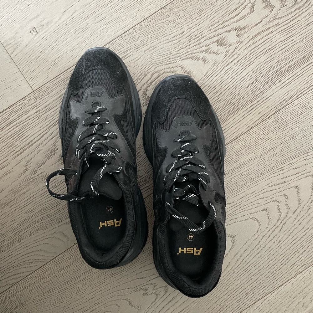 Men’s atomic black snicker